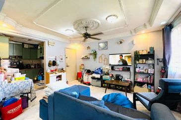 Pangsapuri Kiambang, Bukit Subang