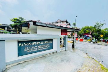 Pangsapuri Kiambang, Bukit Subang