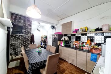 Jalan Cakera Purnama 12/19 