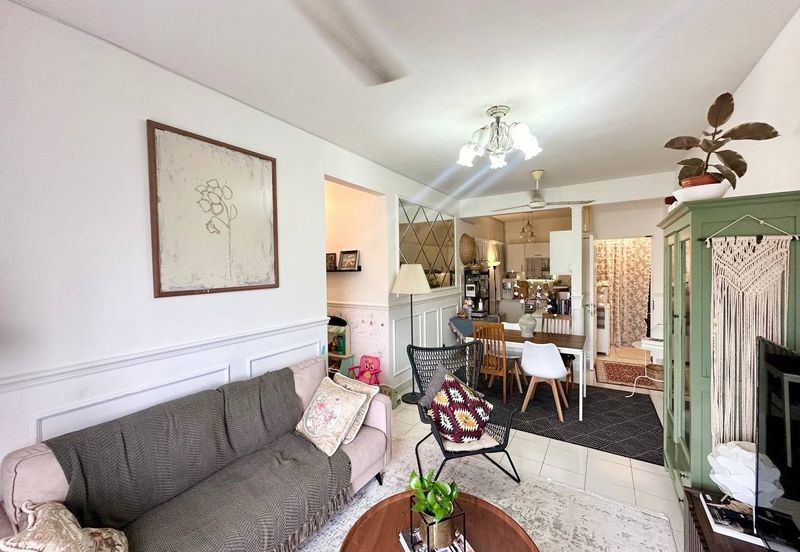 Pr1ma Apartment @ Precint 11