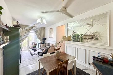 Pr1ma Apartment @ Precint 11