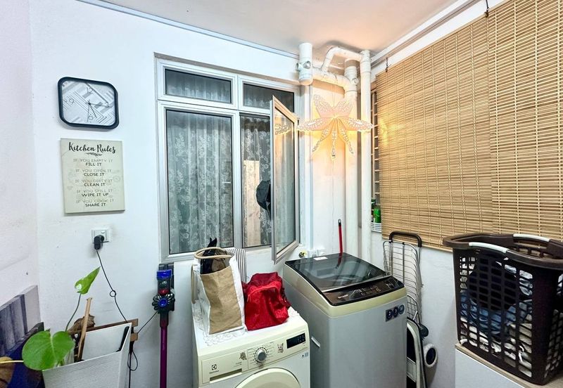 Pr1ma Apartment @ Precint 11