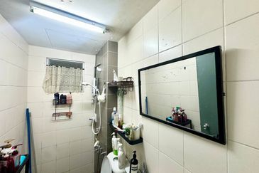 Pr1ma Apartment @ Precint 11