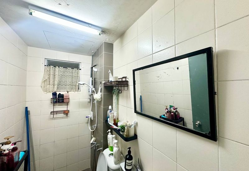 Pr1ma Apartment @ Precint 11