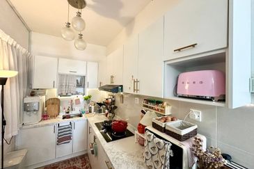 Pr1ma Apartment @ Precint 11