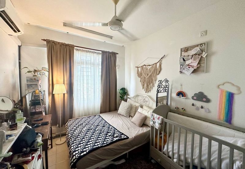 Pr1ma Apartment @ Precint 11