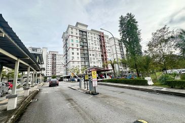 Pr1ma Apartment @ Precint 11