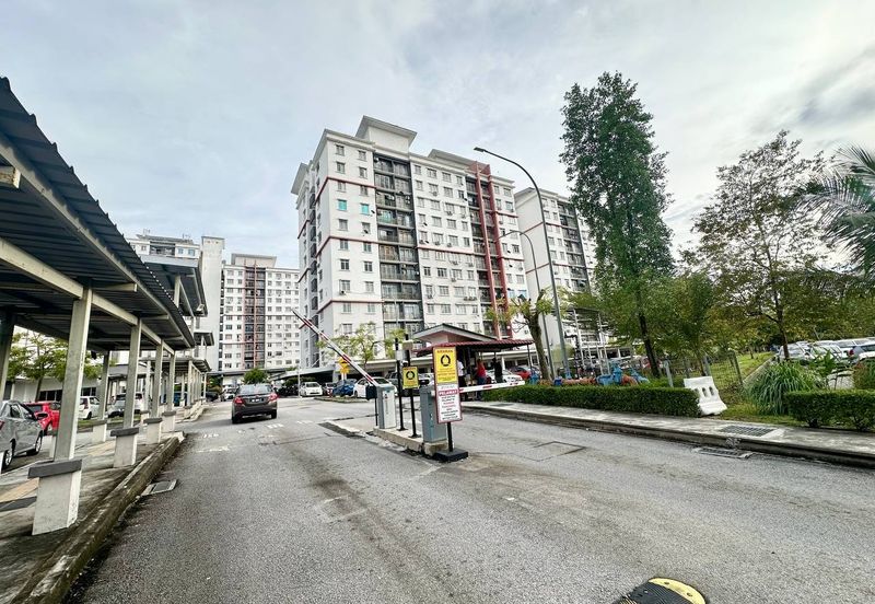 Pr1ma Apartment @ Precint 11