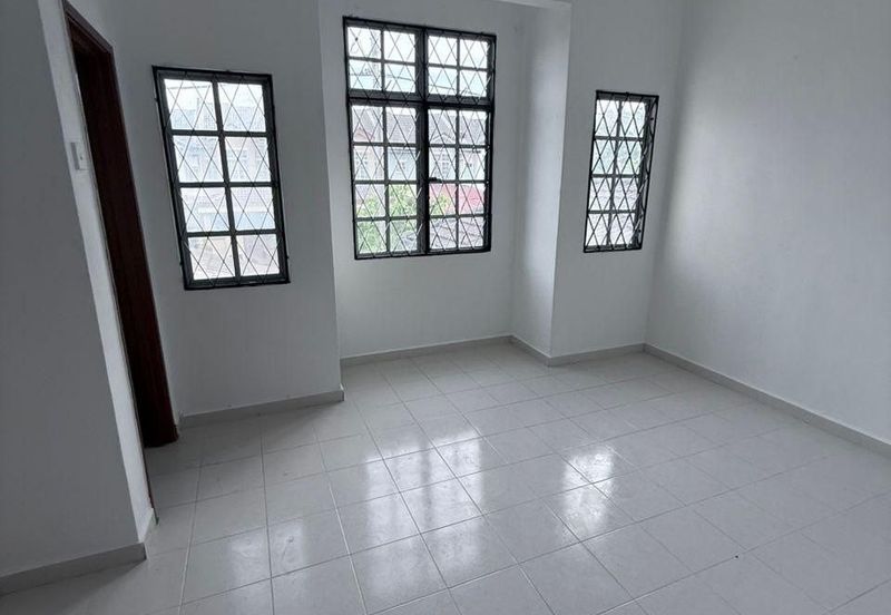 Persiaran Puncak Alam 1 