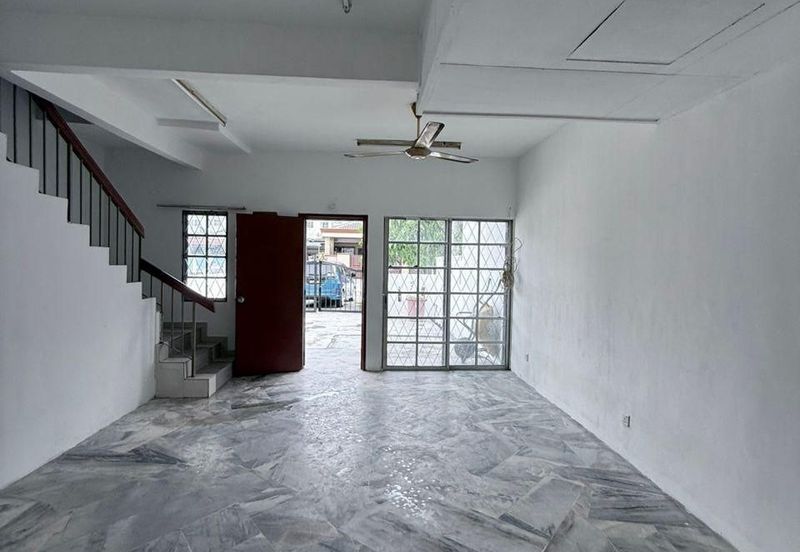 Persiaran Puncak Alam 1 