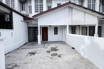 Persiaran Puncak Alam 1 