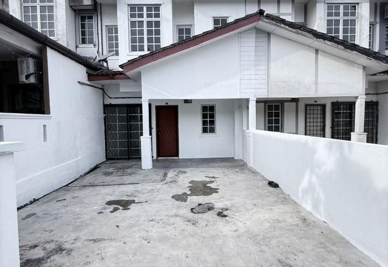 Persiaran Puncak Alam 1 