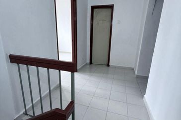 Persiaran Puncak Alam 1 