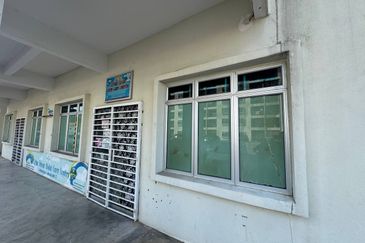 Residensi Warnasari 2