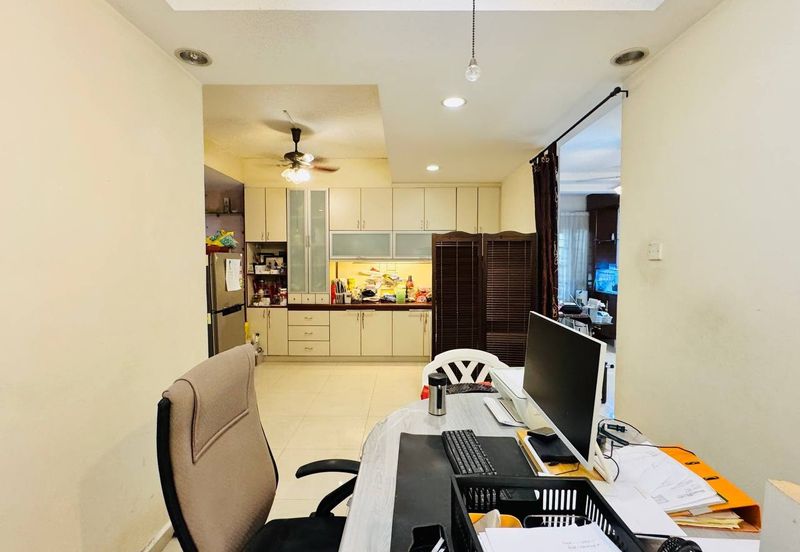 Jalan Anggerik Doritis 31/142