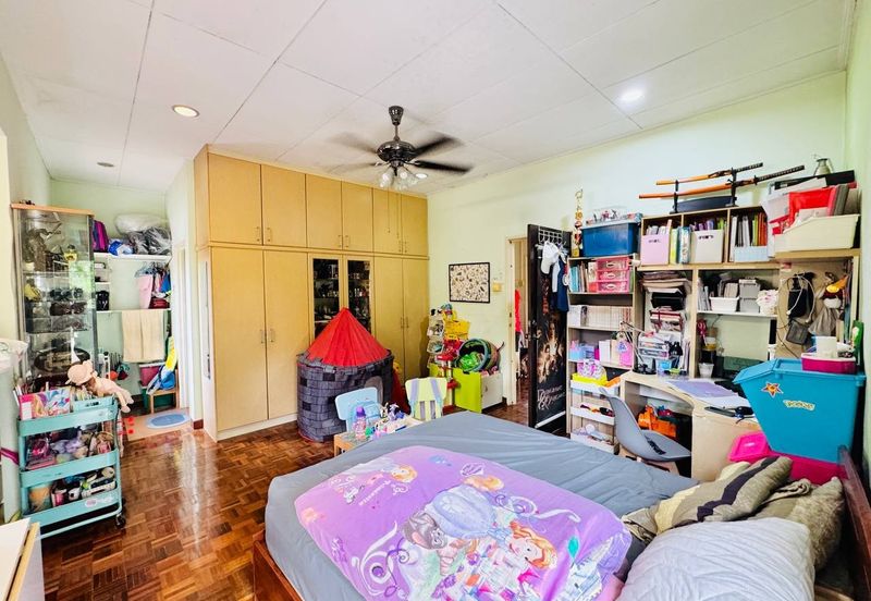 Jalan Anggerik Doritis 31/142