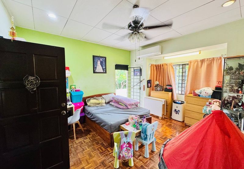 Jalan Anggerik Doritis 31/142