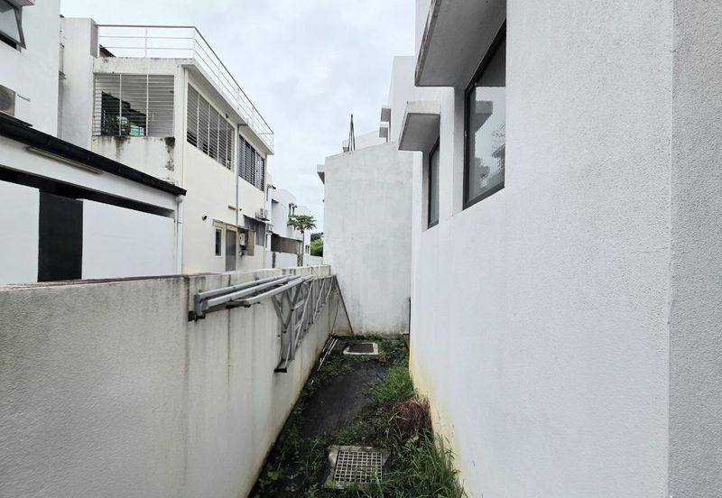 Garinia Elmina Gardens