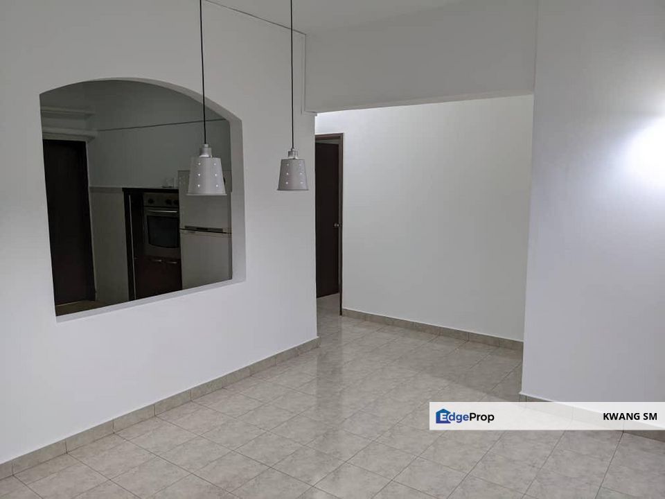 *NEW Repainted and Restored Condo FOR SALE Vista Komanwel C , Bukit