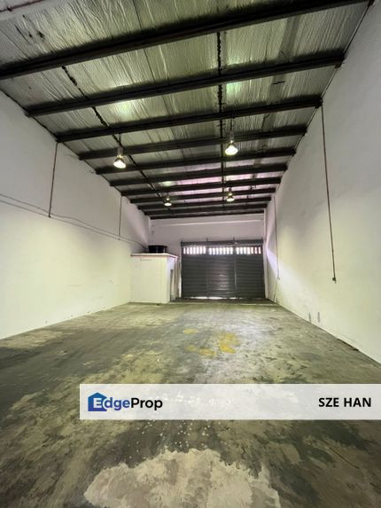 1.5 storey Link Factory | Taman Perindustrian Puchong Utama, Selangor, Puchong