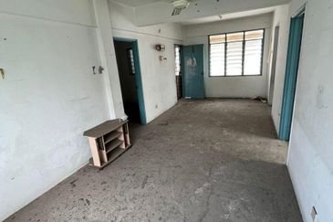 Dahlia Apartment, Putra Perdana