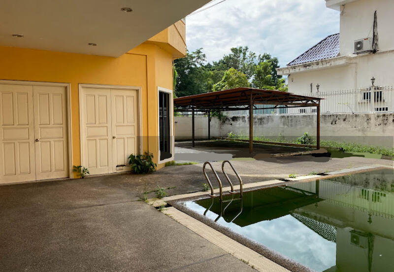 Ampang Hilir 3.5 Storey Bungalow Unit For Sale
