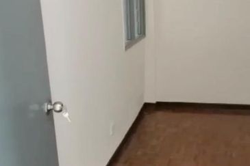 Dahlia Apartment, Putra Perdana