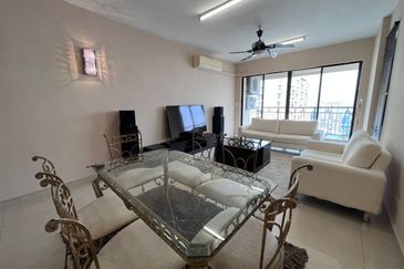 Rivercity Condominium