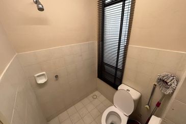 Rivercity Condominium