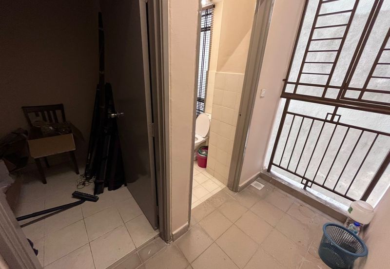 Rivercity Condominium