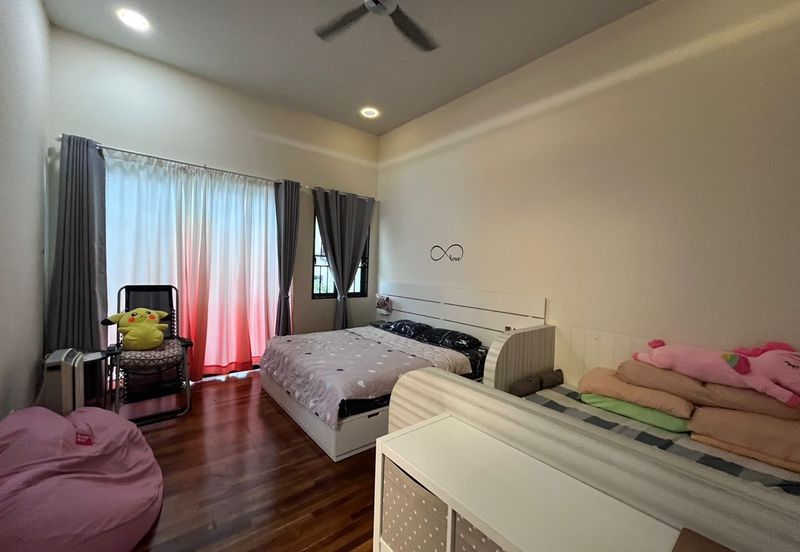 Tiara Hills, Taman Taynton View