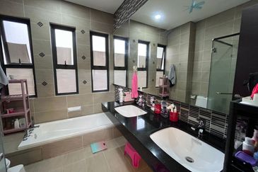 Tiara Hills, Taman Taynton View