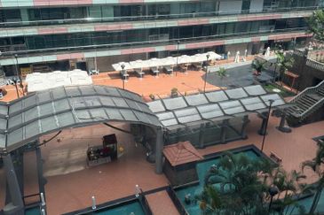 Leisure Commerce Square