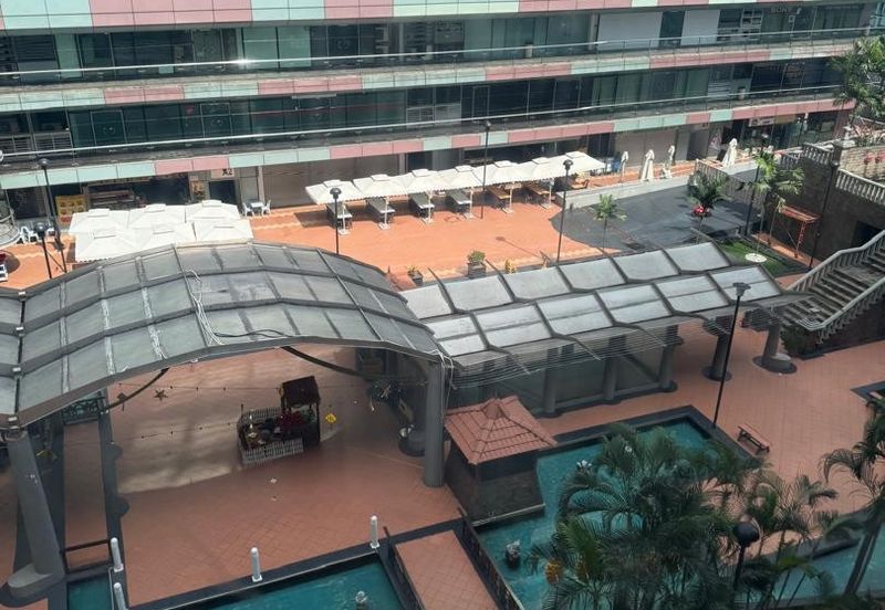 Leisure Commerce Square