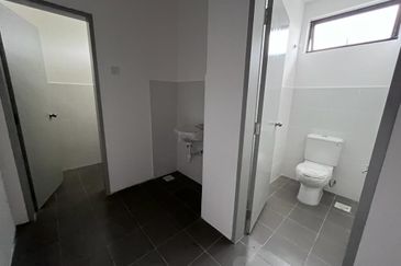 Twin Palms Sungai Long