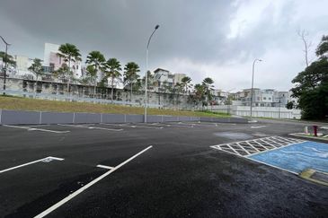 Twin Palms Sungai Long