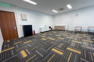 KLCC Soho Suites Office Fully Furnish Unit For Sale