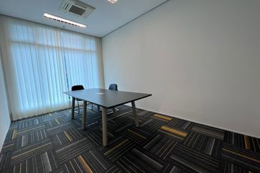 KLCC Soho Suites Office Fully Furnish Unit For Sale