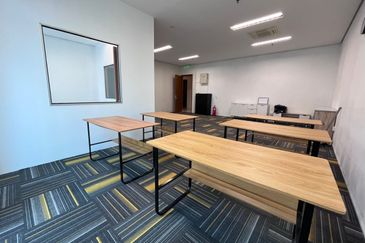 KLCC Soho Suites Office Fully Furnish Unit For Sale