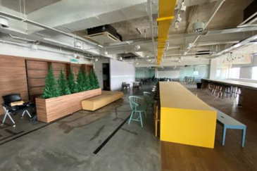 Leisure Commerce Square