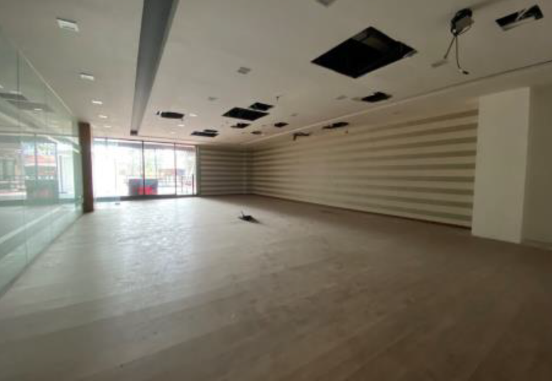 Leisure Commerce Square