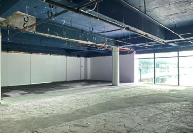 Leisure Commerce Square