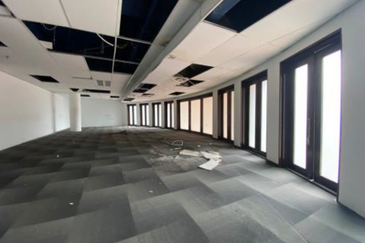 Leisure Commerce Square