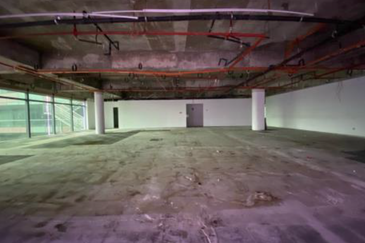 Leisure Commerce Square