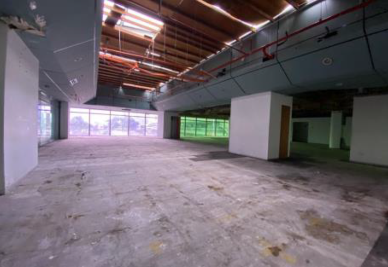 Leisure Commerce Square