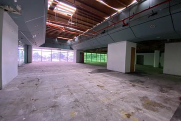 Leisure Commerce Square