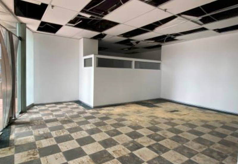 Leisure Commerce Square