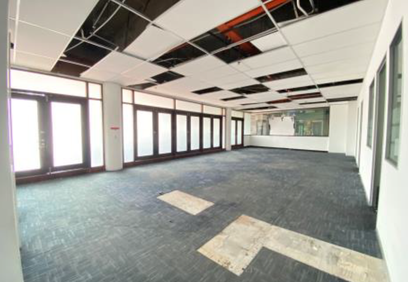 Leisure Commerce Square