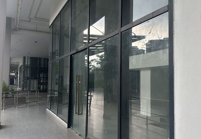 Q Avenue, Queensville