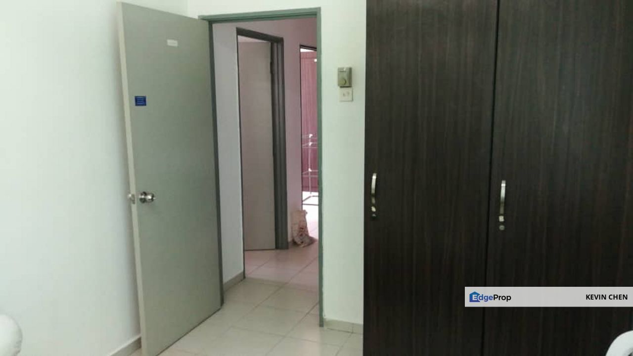 The Academia South City Plaza 3 Rooms Unit For Sale, Selangor, Seri Kembangan